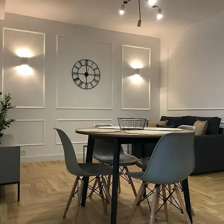 Mieszkanie W Centrum Gdanska شقة *